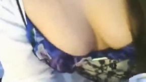 Envie de vous concentrer ! Les seins de Qiao ont été accidentellement exposés devant la caméra. La poitrine entière a été exposée. Les internautes ont enregistré la scène et l'ont jouée à vitesse lente : c'est une couleur marron si profonde.