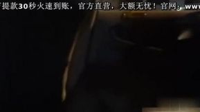 [无码内射!]洋老外在曼谷夜市勾搭一位美眉! 超风骚的两片夹功让鸡巴吐超多白沫
