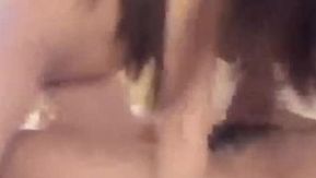 Uma beldade sexy com coxas de deusa e uma figura sexy com aparência de primeira classe e uma corredora fazem sexo intenso em várias posições em um hotel de luxo. Uma sessão com esse look custa pelo menos 2.000 yuans.