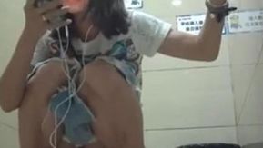 商场厕拍妹子下面的毛真多