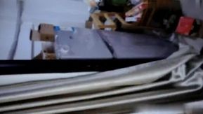 90後高顏值美女對著鏡子全裸自拍時被回來的男友看見性慾大增提槍就乾,肏完後還把逼毛都刮乾淨了!