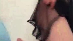 ノーパンの小さなふしだらな女