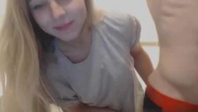 [Vidéos de sexe européennes et américaines 6 !] Vidéo de sexe d'une belle blonde métisse et de son copain on dirait que plus ils baisent, plus ils deviennent accros 1.