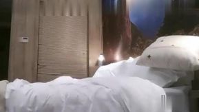 老哥探花约了个非常骚的少妇大声呻吟后入猛操骚话不断69姿势口交很是诱惑喜欢不要错过