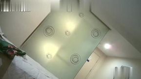 身材一流的172CM性感商务嫩模美女被提前偷吃性药的客人床上地下干了很久都不射受不了了说再给你一分锺