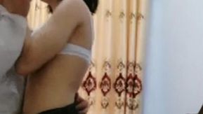 C'est absolument une fille, elle ne l'a pas fait plusieurs fois, sa chatte est si belle et sensible que les gens se sentent angoissés.