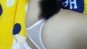 自画撮り福利厚生：ショートヘアのイケメン女子が透けパンティで弄びながら後ろから激しく突きまくる姿は必見です。