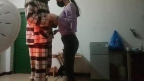 [Exclusiva] La joven de al lado estaba teniendo una aventura, se veía tímida y decía que tenía miedo de que la escucharan.