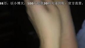 寂寞人妻勾引年轻小伙子，被对方干到大喊大叫