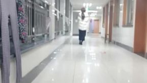 A geração pós-00 vai para o céu. Ela visita um paciente no hospital e faz sexo com um cara bonito na enfermaria.