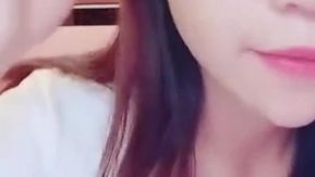 超美しい女の子、ホットで魅力的、丸い胸、丸いお尻、まばらな髪、ピンクのマンコ
