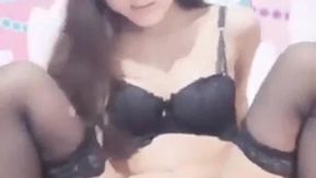眼睛妹道具自慰男女噴黑絲情趣露臉勾引主動口交大彎屌上位激情多體位啪啪