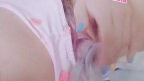 萌妹白袜袜罗格丫-对着镜子插自己的超粉小穴