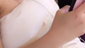 家境不错的师范学妹出钱和听话丑男友开房自拍先让用嘴舔逼伺候看逼逼应该玩过不少男人骚逼