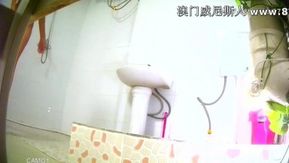 [Fuite d'une ancre chinoise] New Peak Series, une grande fille avec de beaux poils pubiens et un superbe corps, prend très au sérieux une douche et s'essuie dans la salle de bain