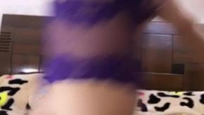 风骚大奶美女主播 网吧勾引一个陌生人回家操逼