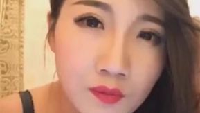 YOLO美女主播某地卫视广播主持二等奖获得者小霍霍在大姨妈期间私播福利 清晰国语 另附23P生活照
