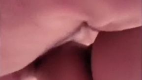 超性感巨乳翹臀小姐姐淫語挑逗。被富二代操出好多淫水～