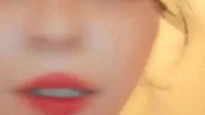 Le dernier jeune mannequin aux beaux seins, Kawaichi Muko, asperge d'aphrodisiaques l'eau du frère d'à côté, rendant sa bite dure et dure à baiser sans préservatif~