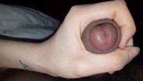 若いカップルのプライベート写真が流出！可愛くてぽっちゃりした女の子が刺青のある彼氏に激しく犯され、お尻全体が真っ赤にスパンキングされました！