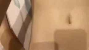 ¡Muéstrales la buena figura de tu novia a tus hermanos!