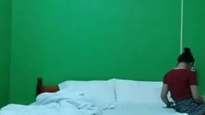 Les pilons chinois sèment le chaos dans le Triangle d'Or ! Finalement, j'ai trouvé une jolie jeune fille, j'ai installé ma caméra et j'ai secrètement filmé son côté coquin !