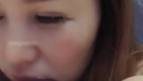O irmão Qiang pega uma garota e fica com uma jovem coquete que acabou de fazer sexo com ela e brincou com ventosas em um hotel. Ela foi fodida a ponto de não conseguir mais controlar sua expressão ~.