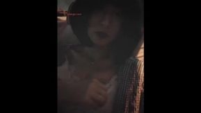 推特黑暗系女神生活大尺度私拍！出租车上脱衣露奶头！
