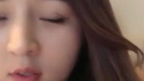 门票挺贵的高颜值网红小美女有点婴儿肥阴毛性感与弯鸡巴炮友啪啪啪直播嗲叫声像个女优对白精彩
