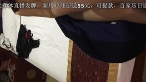 La diosa de hermosos pechos, medias grises y tacones altos es follada por una gran polla. Juega con el vibrador y el semen fluye directamente hacia la vagina. La penetran profundamente y la follan ferozmente. Versión completa en alta definición 1080P. sin marca de agua.