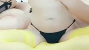 兩女一男啪啪直播大秀大奶姊妹再一邊自慰自己爽濕了稿上砲友上位搖不停爽叫哥哥上車了