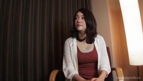 【妻の浮気願望】超美人な素人妻シリーズ 小宮百恵 歳