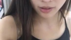 Les jolies filles adorent jouer à des jeux de pénétration de chatte ! ! Joue avec ta tendre chatte avec papa ~