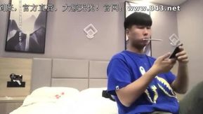 Xiaobao Xunhua concertó una cita con una bella belleza esta noche para tener sexo. Ella tomó un primer plano de su lencería sexy, lamiendo y teniendo sexo oral.