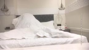 单纯漂亮的小美女，真实良家做爱投入娇喘呻吟格外诱人