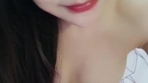 親友の従妹とデートしてセックス ロリ美少女がコンドームなしで騎乗位で口内射精。