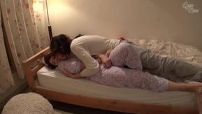[Volumen 3] 20 mujeres casadas MEJOR vol.2 que son visitadas por la noche y reciben creampie delante de sus maridos mientras reprimen sus gemidos y voces.