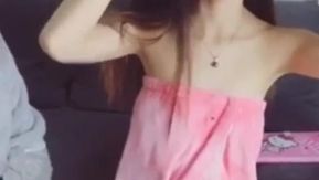 La celebridad de Internet Deer Girl planea violar a su vecina y finalmente le dio un creampie