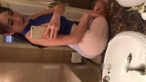 秀人網極品巨乳嫩特周妍希尤尼絲大尺度私拍流出 美臀快速騎乘 玩舔J8揉浪穴