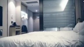 (探花系列)小sao妹邊啪啪邊電話閨蜜