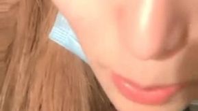 模特兒小妞妞顏值美女寂寞在家自慰，毛毛濃密全裸跳蛋塞逼拉扯，按摩器震動陰蒂雙管齊下，翹起屁股近距離特寫