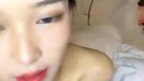 最高のボディを持つ美しい女性の情熱的なセックス