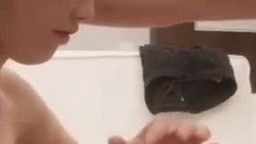 《千人斩星选》超近距离口交摩屄黄发马尾妹，肏太爽还需要中场休息~