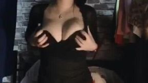 骚气冲天的大二气质妹妹~宿舍偷偷经营小黄视频主播~脱光光自慰的样子真的骚到不行!!