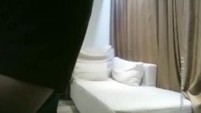 Se filtró el video secreto de la conexión del hermano Xiaoshu ~ El hermano hizo reír a la estudiante a tiempo parcial ~ Pero la hermana solo jugó medio traje, ¡así que póngase los pantalones abiertos preparados para aumentar la diversión!