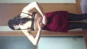 ¡La alta diosa 178 es insoportable cuando comienza a quitarse la ropa! ¡Cuando abre su vagina, segrega jugo de miel!