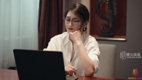 ✿Uniform Temptation✿ La dernière déesse super populaire Xiaojiang Shuying ▌Duoyi▌La comptable du porno n'a pas de relations sexuelles et n'est pas remboursée. Sa bite explose sa chatte délicate. Elle jouit dans ses bas noirs et ses fesses pêche.