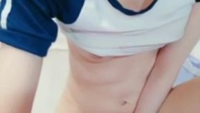 [vazamento de âncora chinesa] Show de masturbação de uma garota de boa aparência, corpo esguio e pernas longas é fodida com camisinha, completamente nua e abre a bucetinha. sinto falta disso.