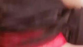 苗条身材短发口罩妹子自慰秀 炮友拨开红色内裤玩弄逼逼跳蛋塞入翘着屁股 很是诱惑
