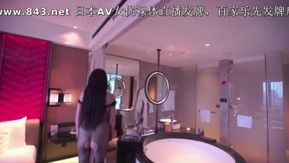 最新众筹G哥大尺度白金版视频大奶模特鹿儿酒店私拍被摄影师咸猪手淫猥